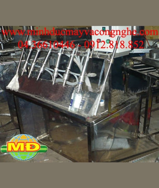 Máy chiết rót chai 6 vòi bán tự động